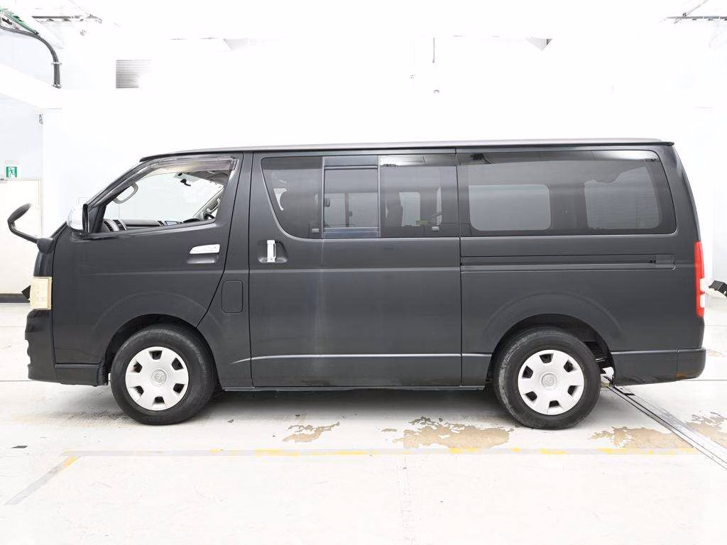 TOYOTA REGIUS ACE