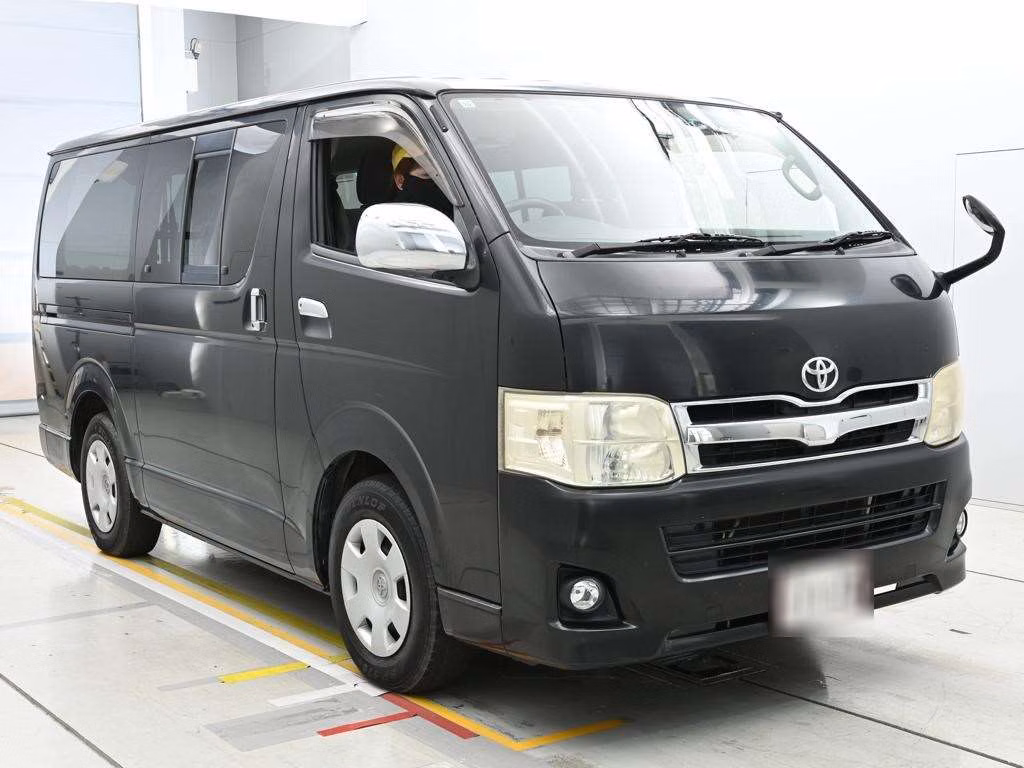 TOYOTA REGIUS ACE