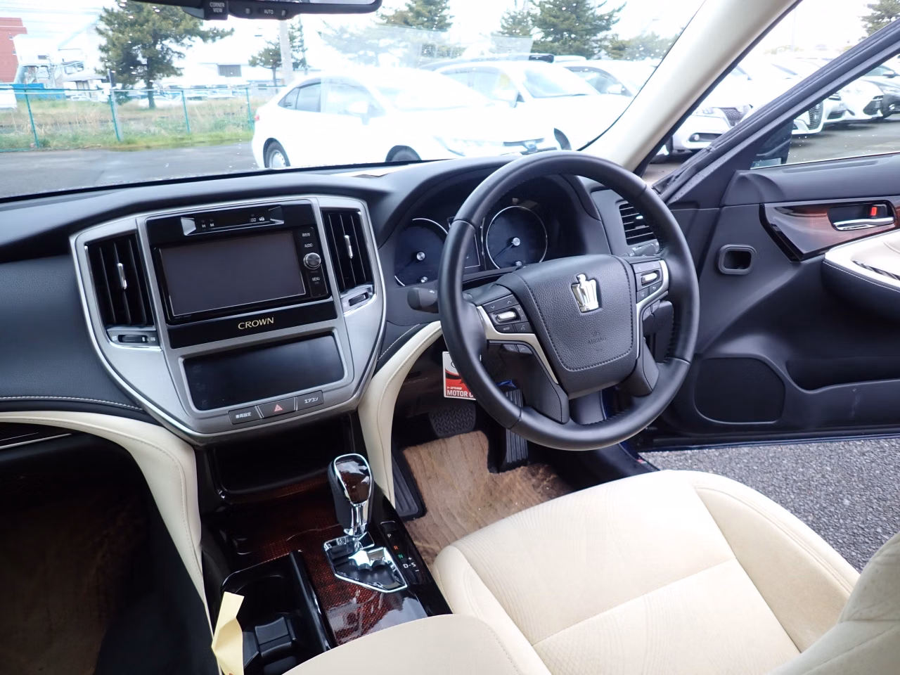 TOYOTA CROWN