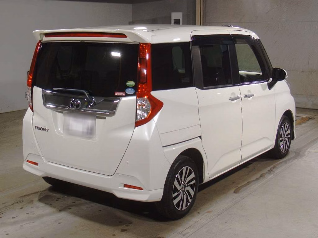 TOYOTA ROOMY