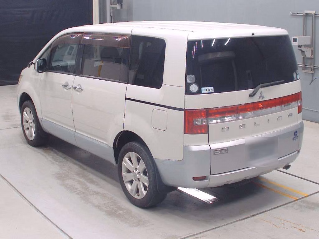 MITSUBISHI DELICA D:5