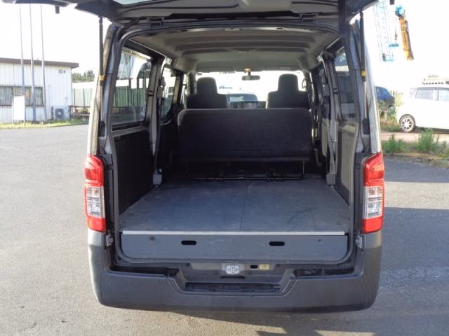NISSAN NV350 CARAVAN