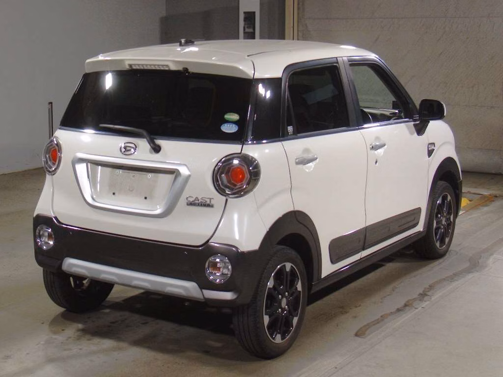 DAIHATSU CAST