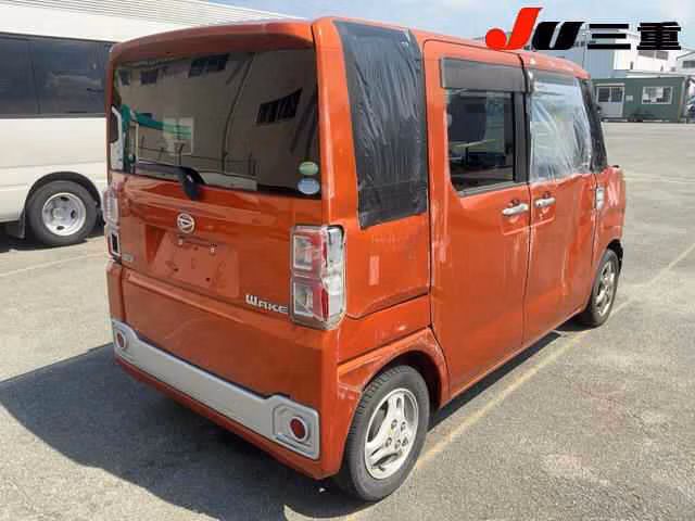 DAIHATSU WAKE