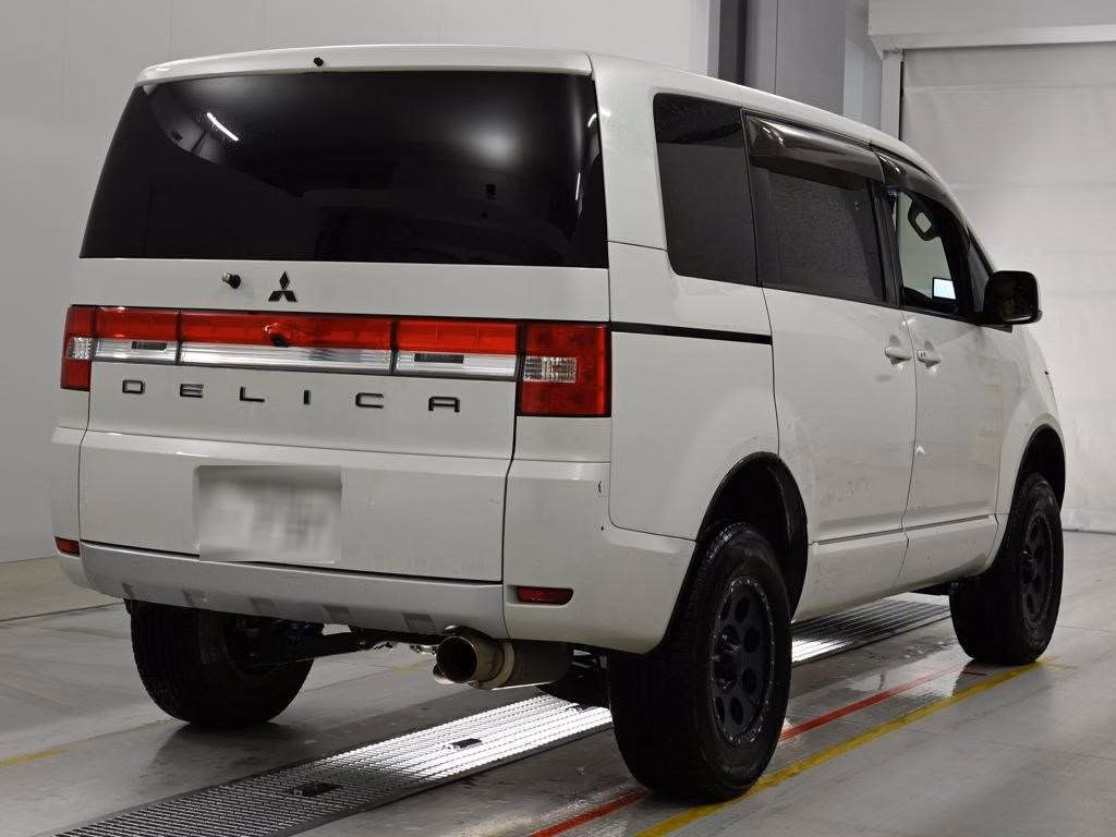 MITSUBISHI DELICA D:5