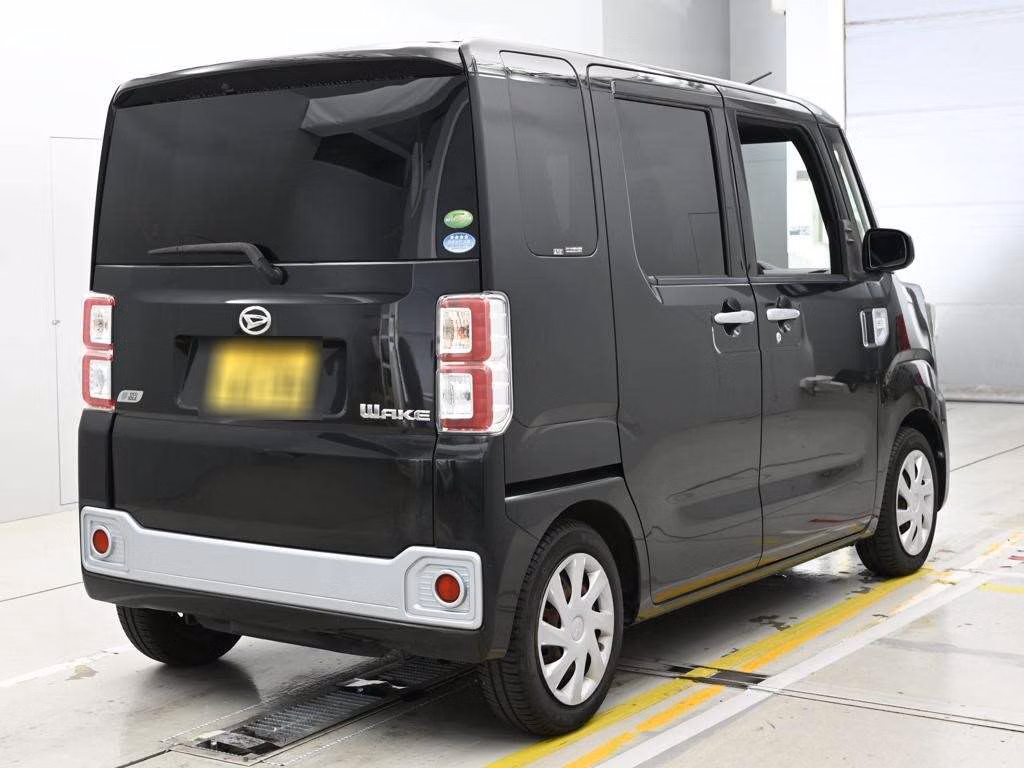 DAIHATSU WAKE