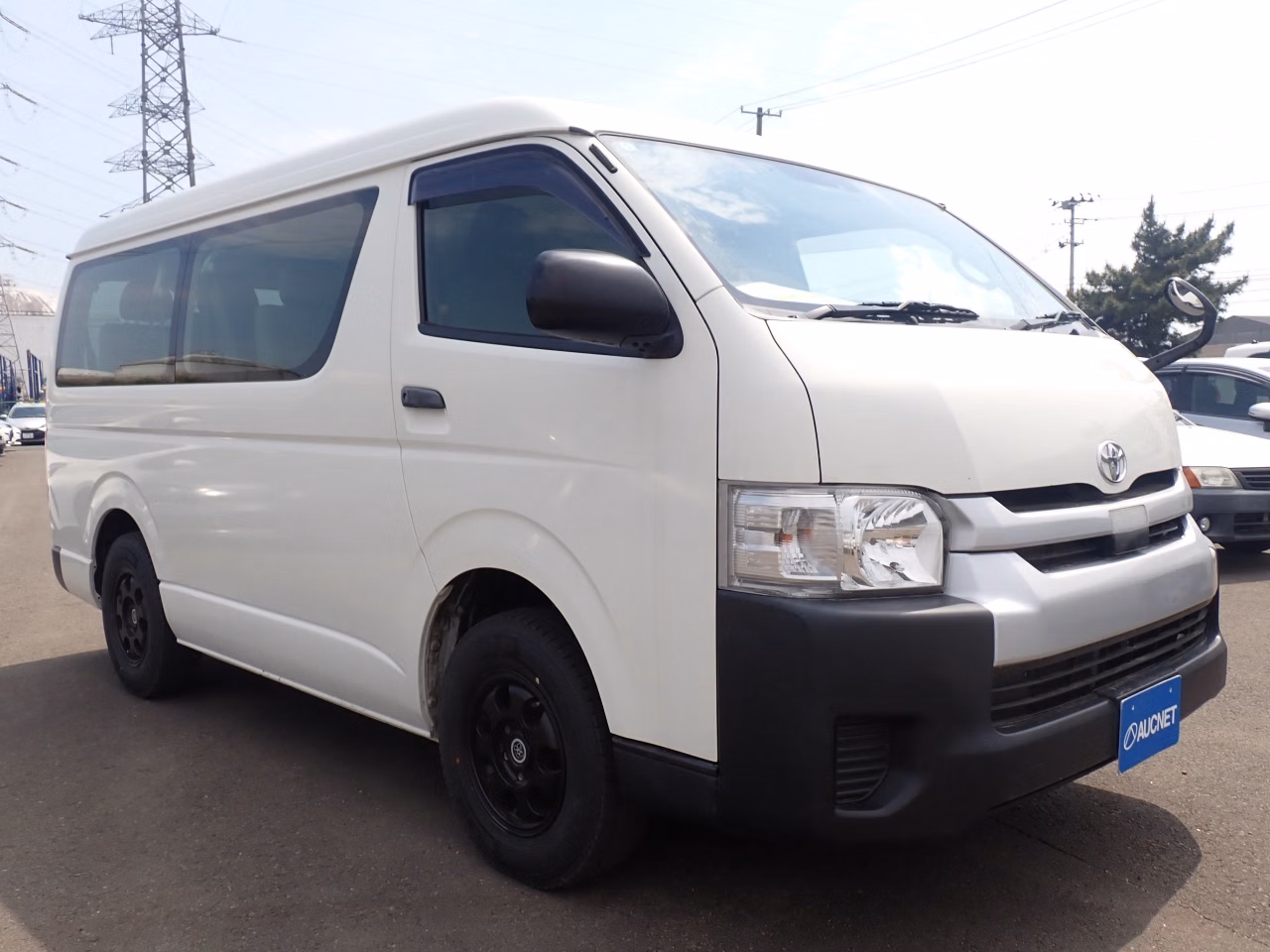 TOYOTA HIACE