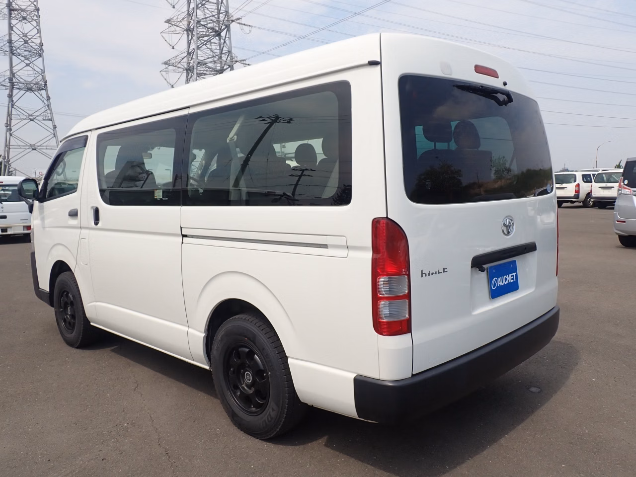 TOYOTA HIACE