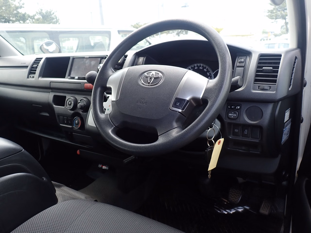 TOYOTA HIACE