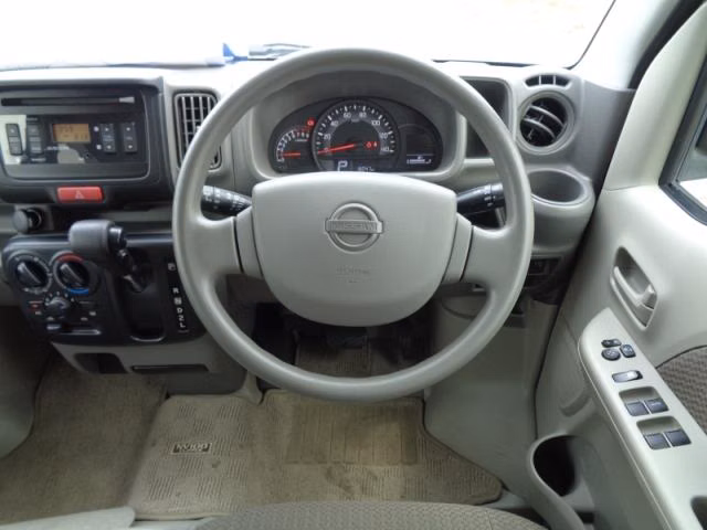 NISSAN NV100 CLIPPER