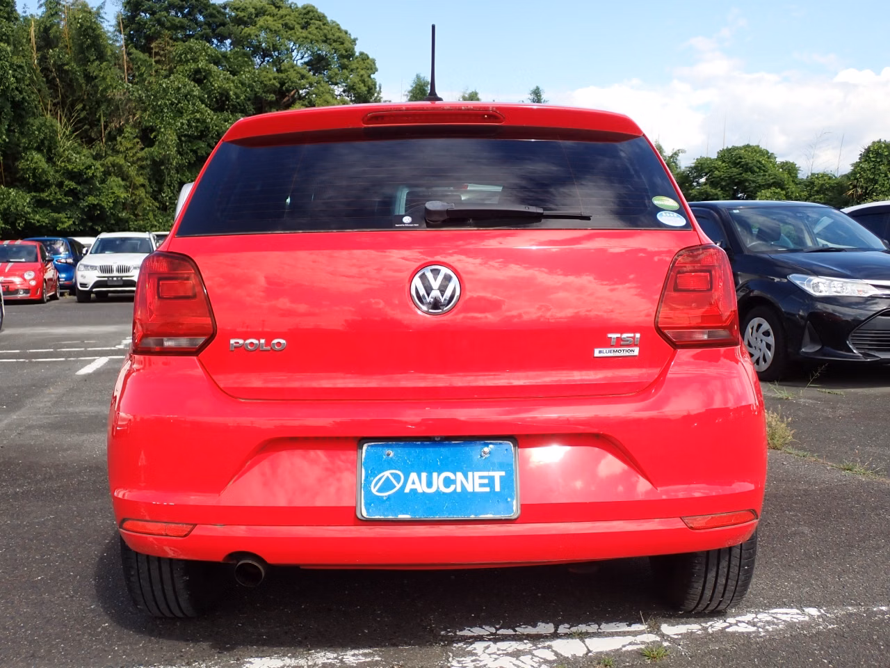 VOLKSWAGEN POLO