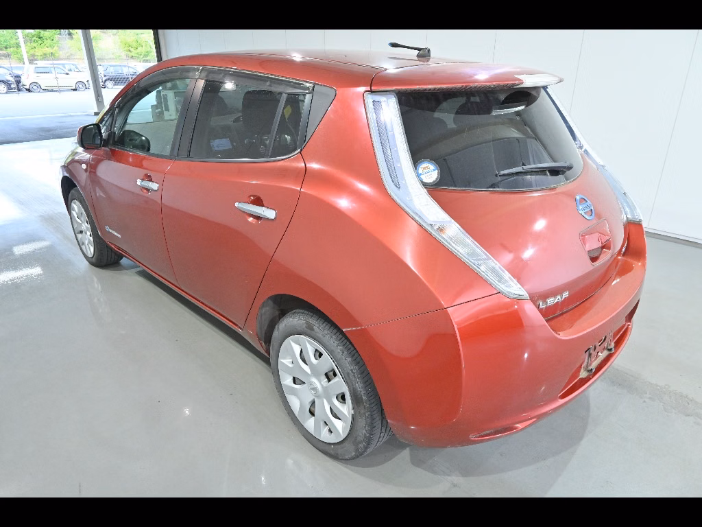 NISSAN LEAF