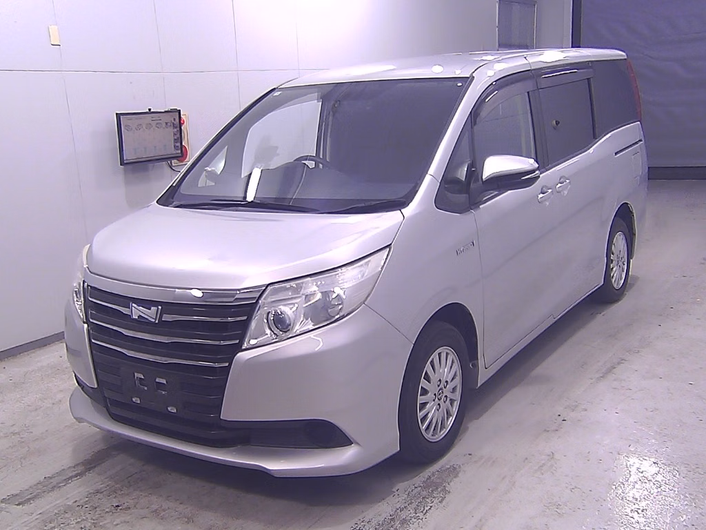 TOYOTA NOAH