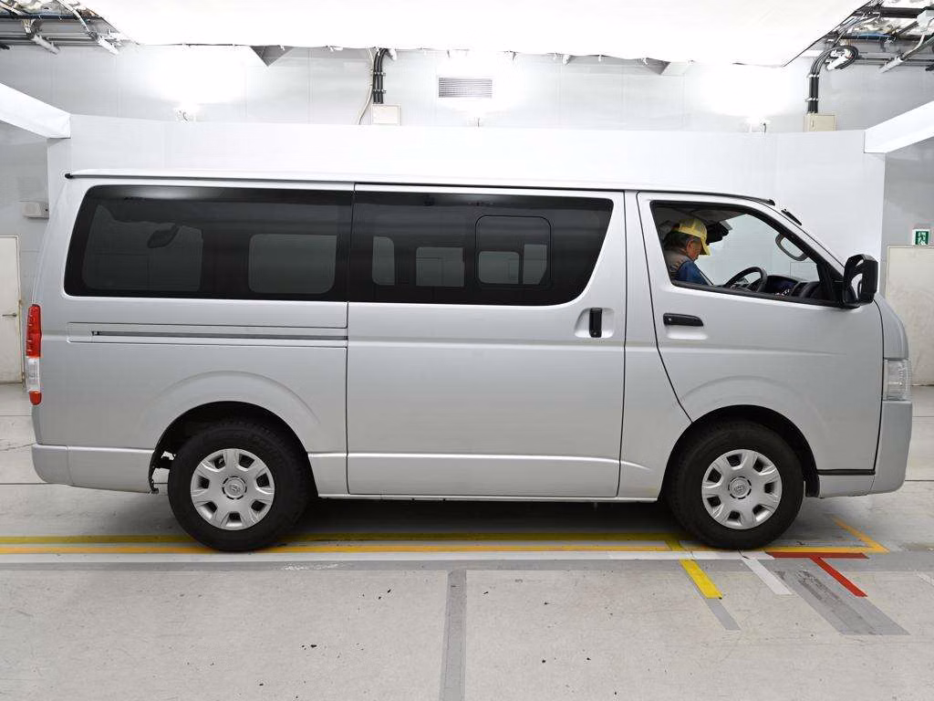 TOYOTA REGIUS ACE