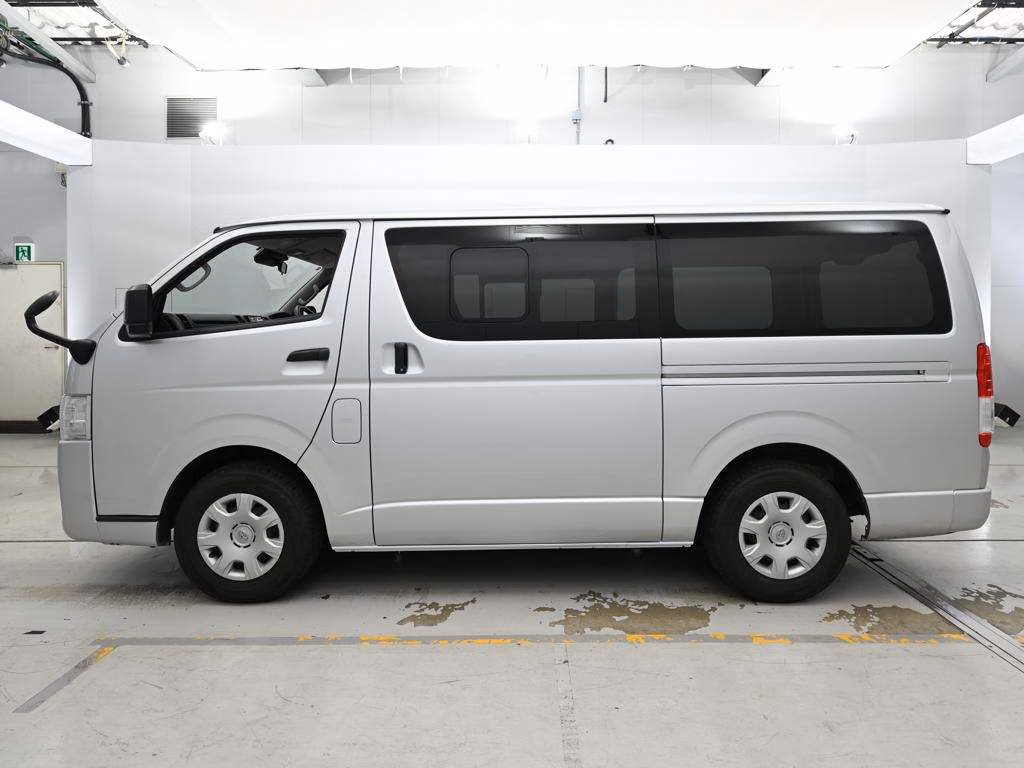 TOYOTA REGIUS ACE