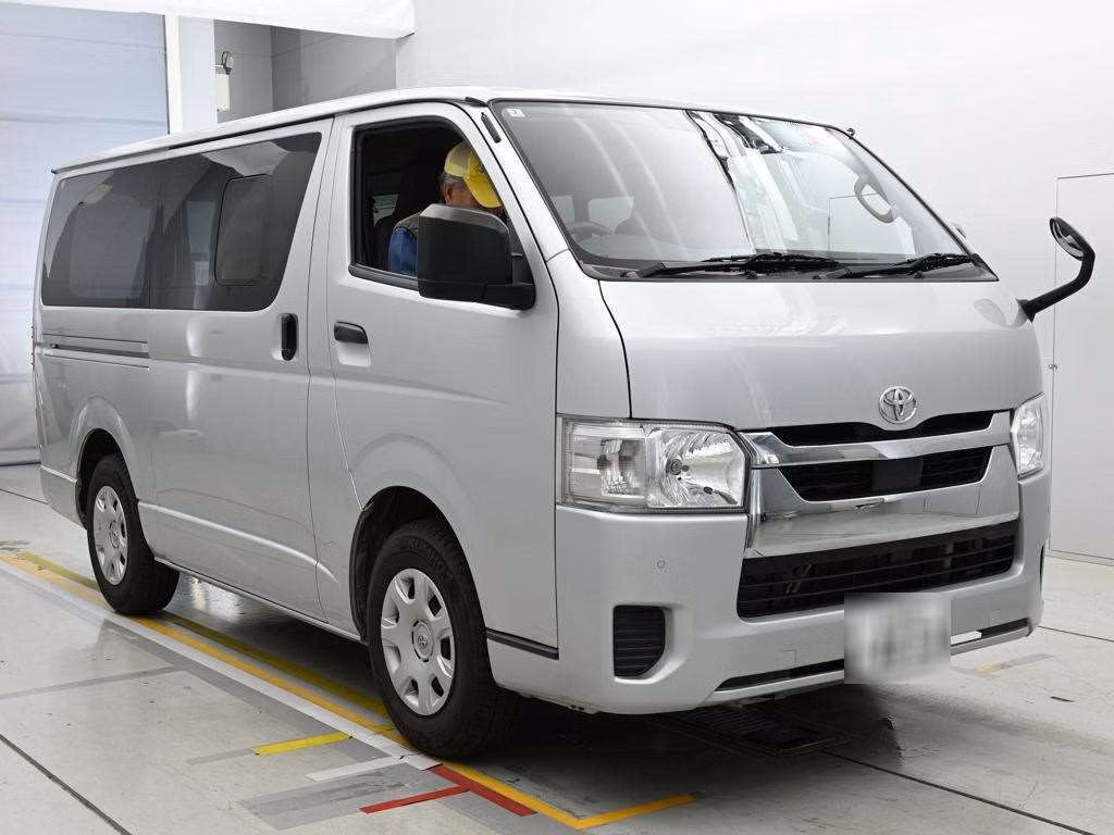 TOYOTA REGIUS ACE
