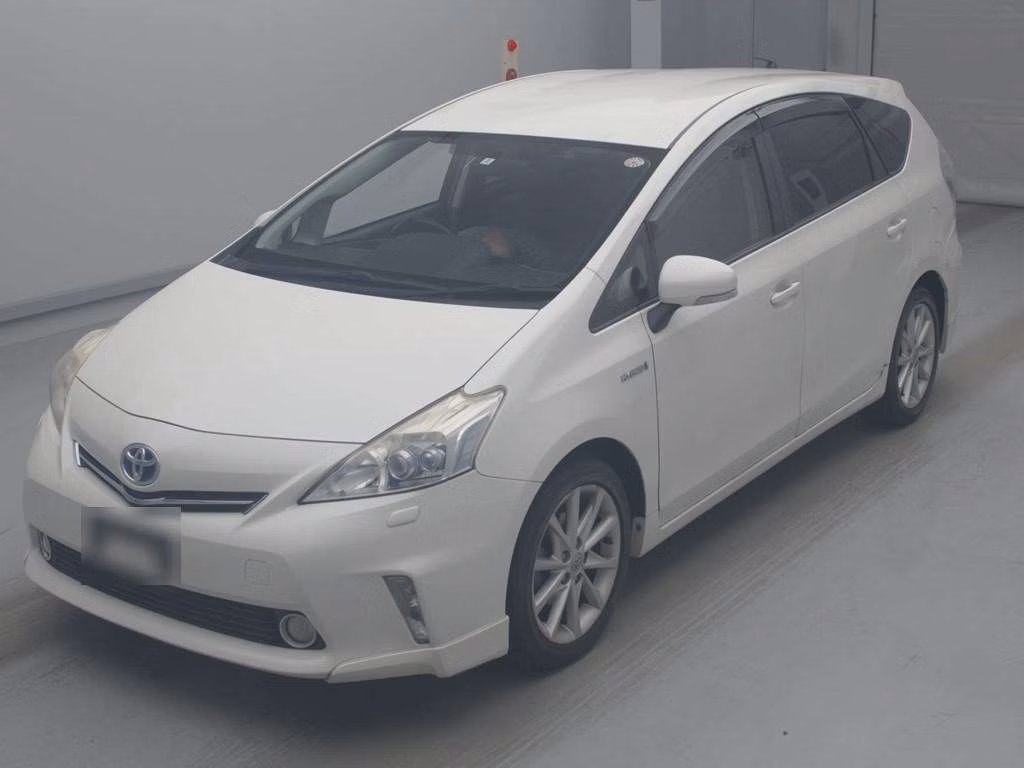 TOYOTA PRIUS ALPHA