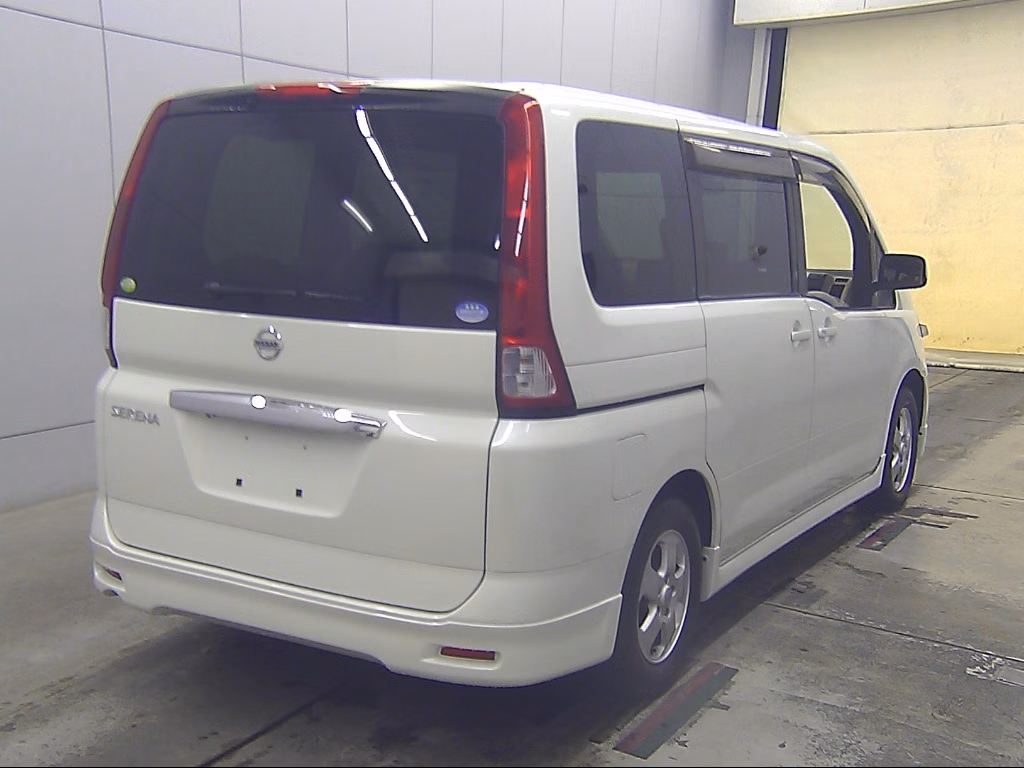 NISSAN SERENA