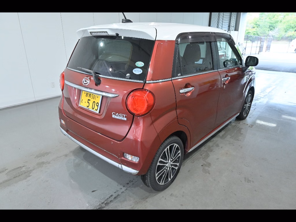 DAIHATSU CAST