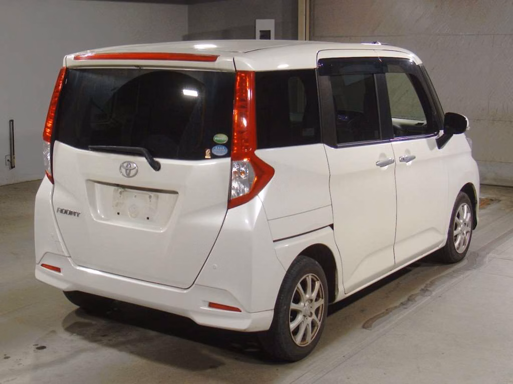 TOYOTA ROOMY