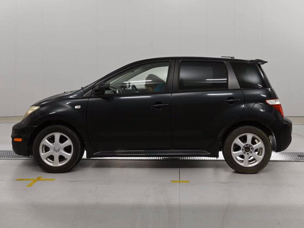 TOYOTA IST
