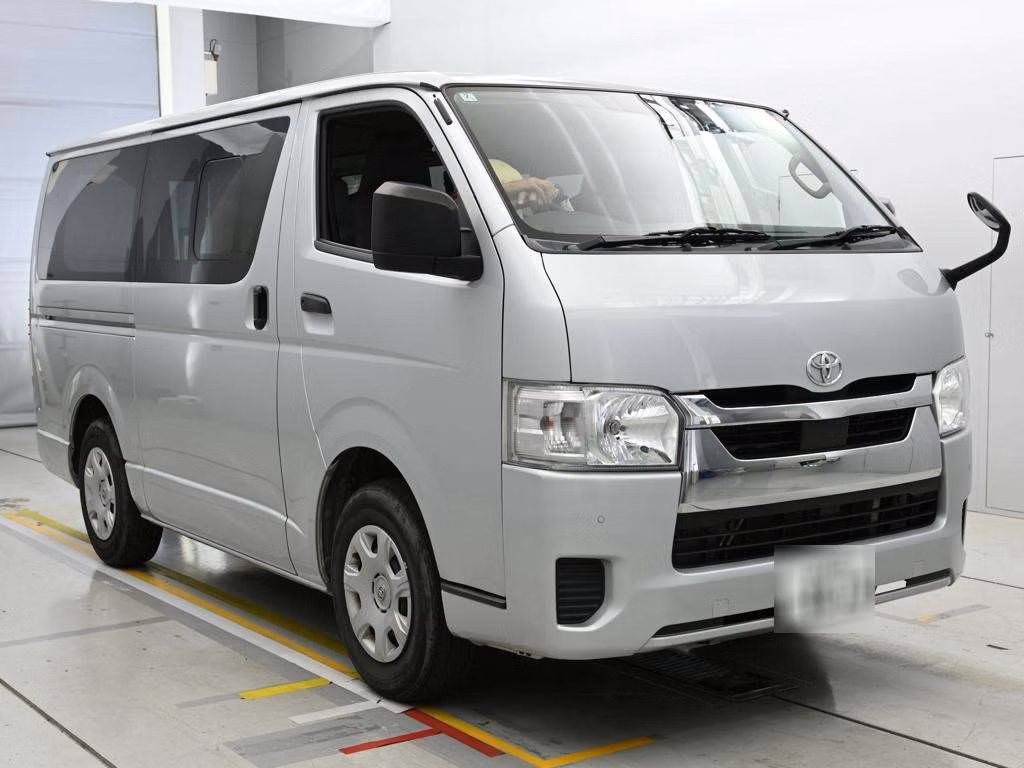 TOYOTA REGIUS ACE