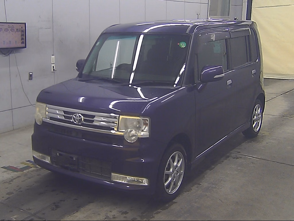 TOYOTA PIXIS SPACE