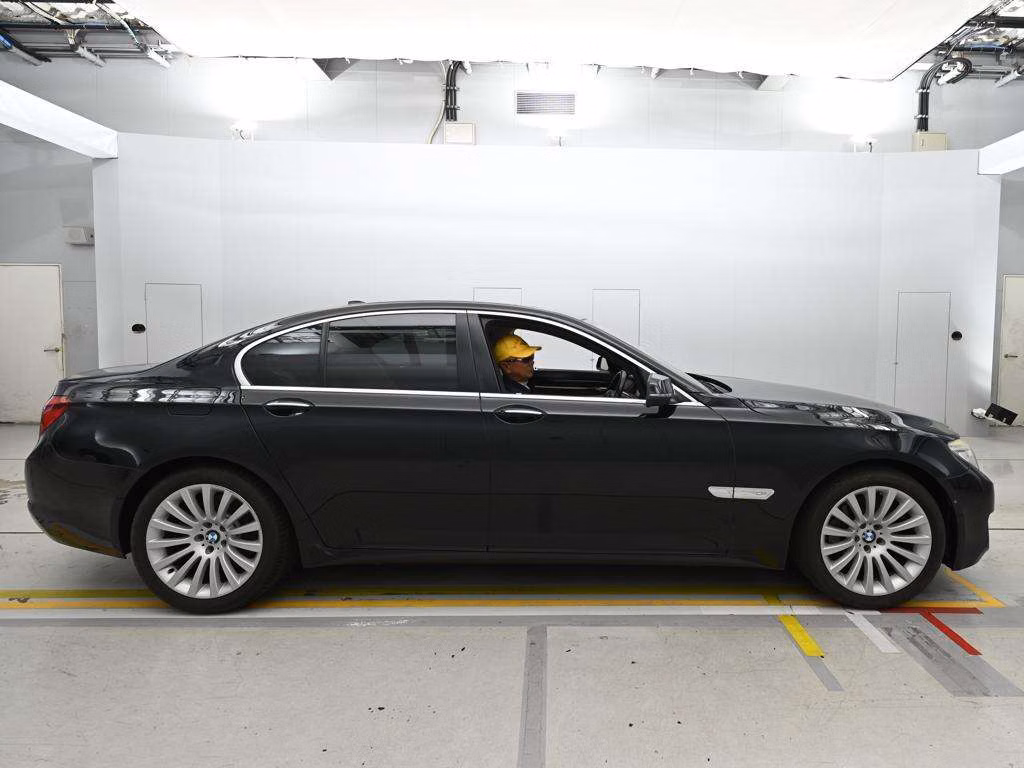 BMW 7-SERIES
