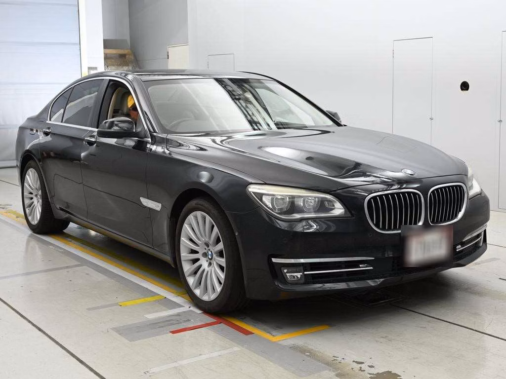 BMW 7-SERIES