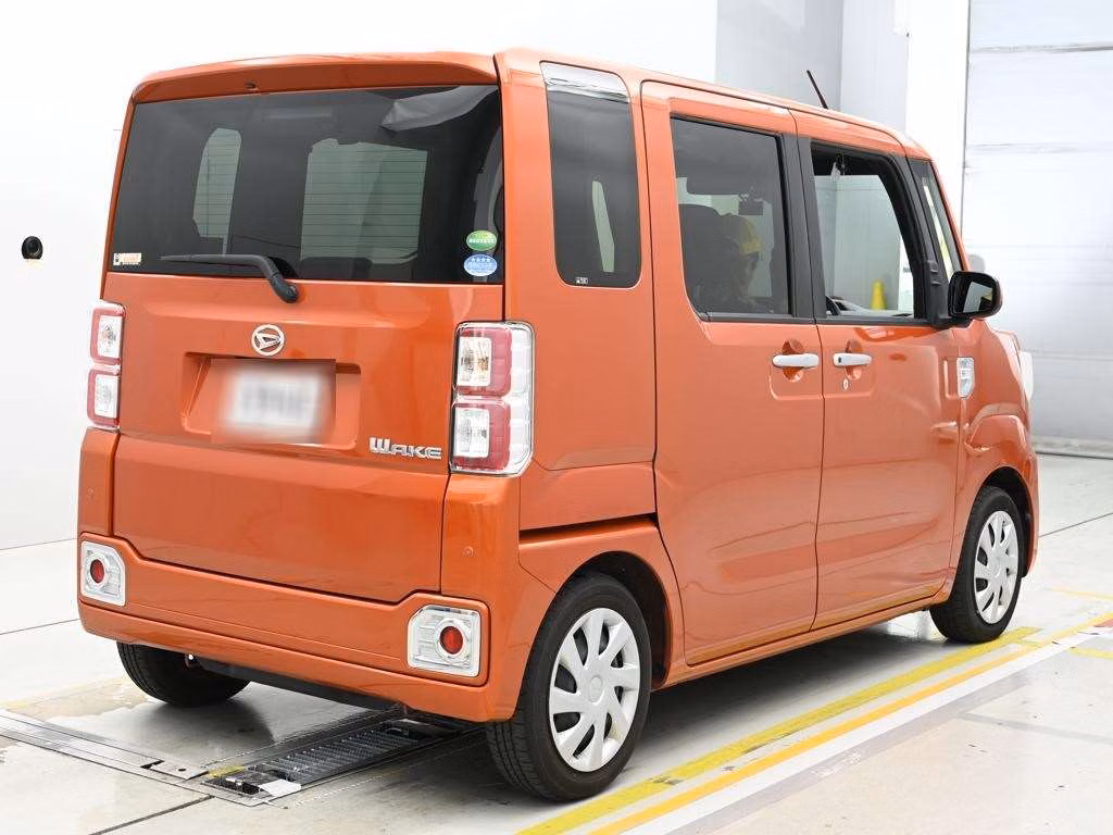 DAIHATSU WAKE