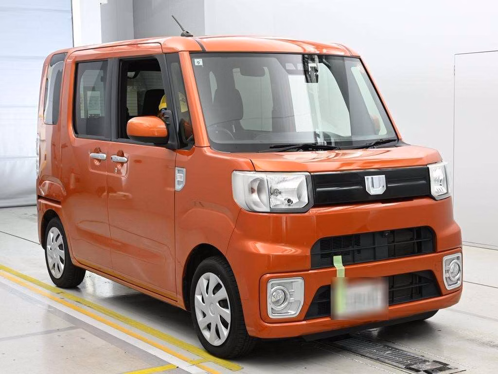 DAIHATSU WAKE