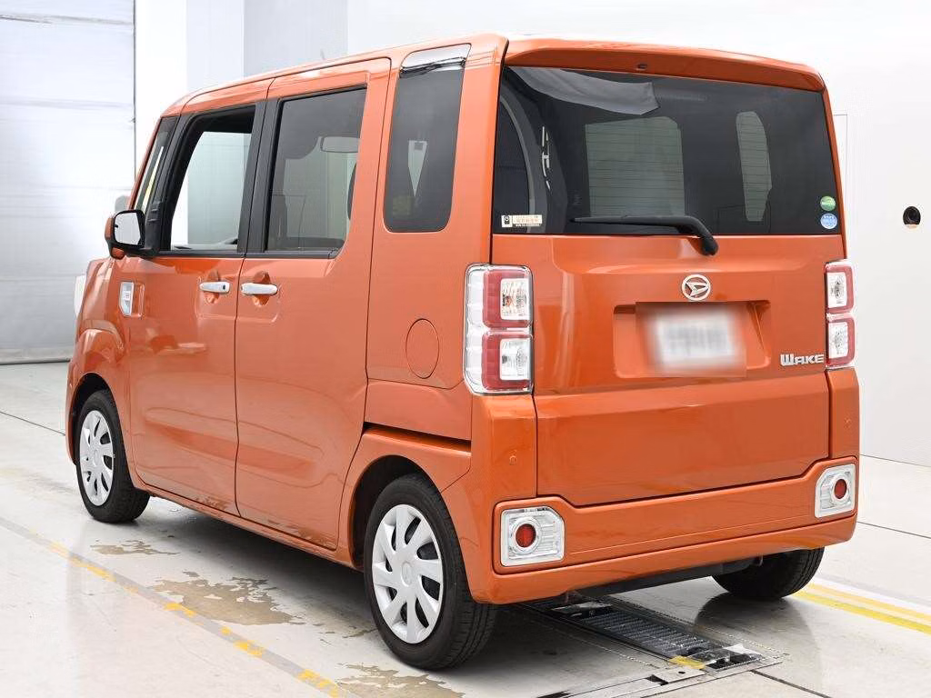 DAIHATSU WAKE