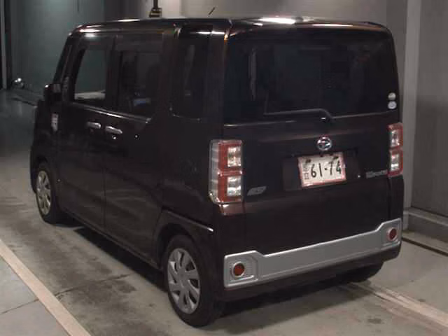 DAIHATSU WAKE