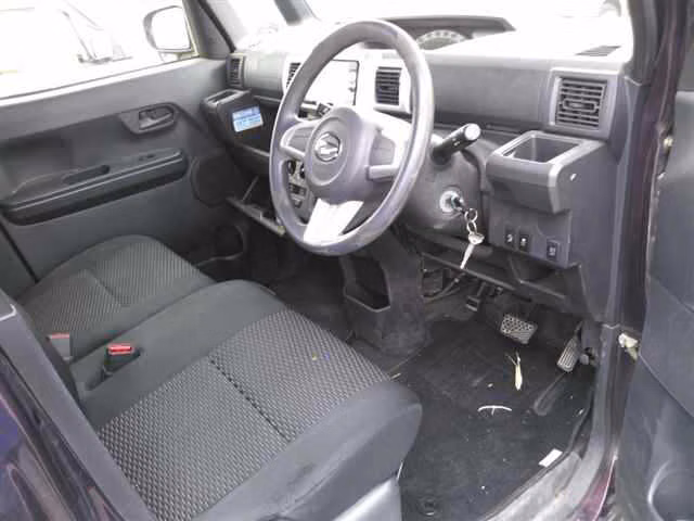 DAIHATSU WAKE