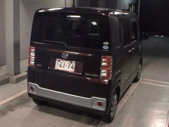 DAIHATSU WAKE