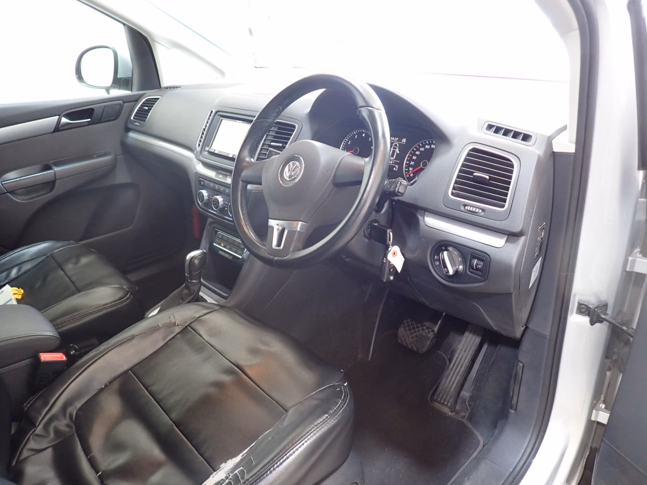 VOLKSWAGEN SHARAN