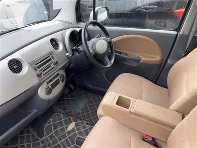 DAIHATSU MOVE LATTE