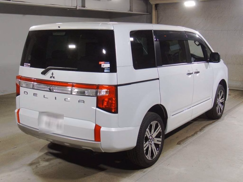 MITSUBISHI DELICA D:5