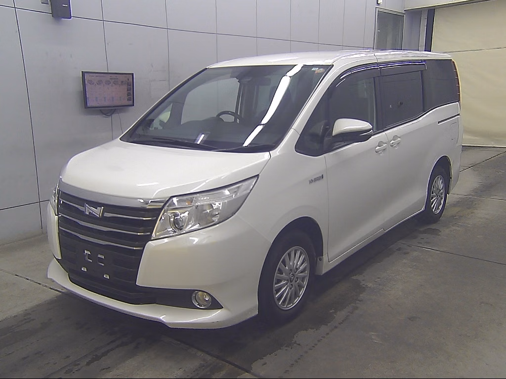 TOYOTA NOAH