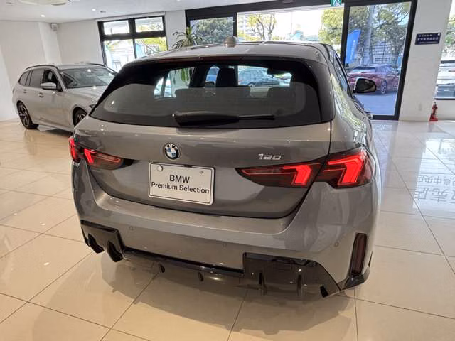 BMW 1-SERIES