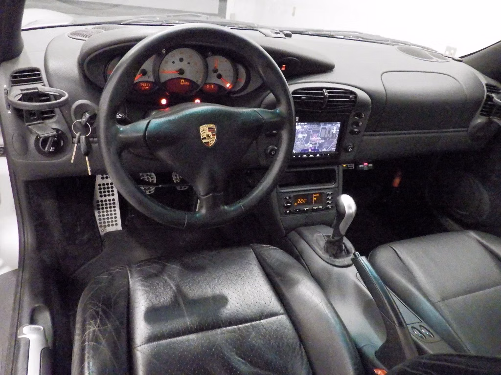PORSCHE 911