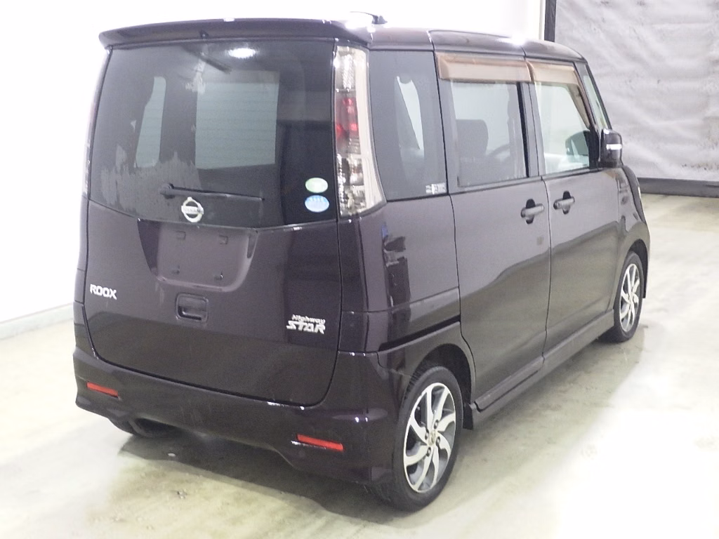 NISSAN ROOX