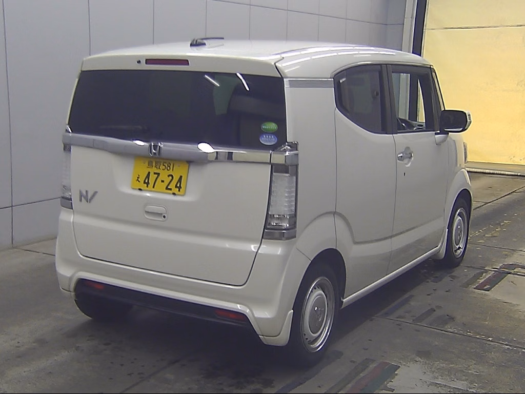 HONDA N-BOX SLASH