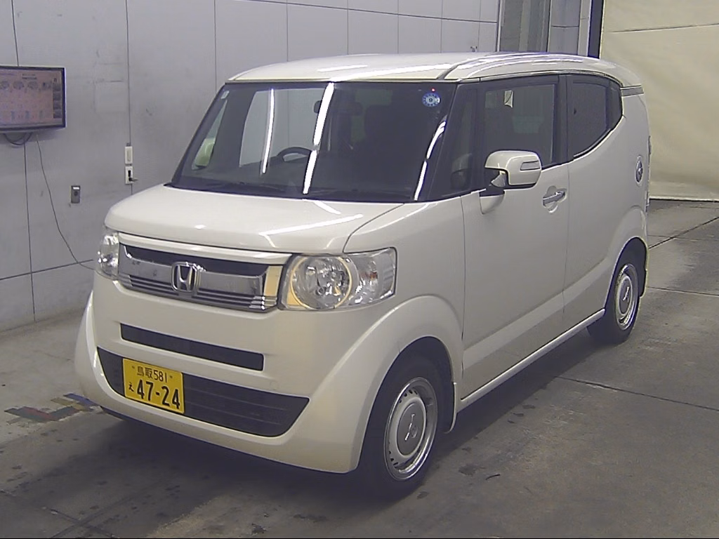 HONDA N-BOX SLASH