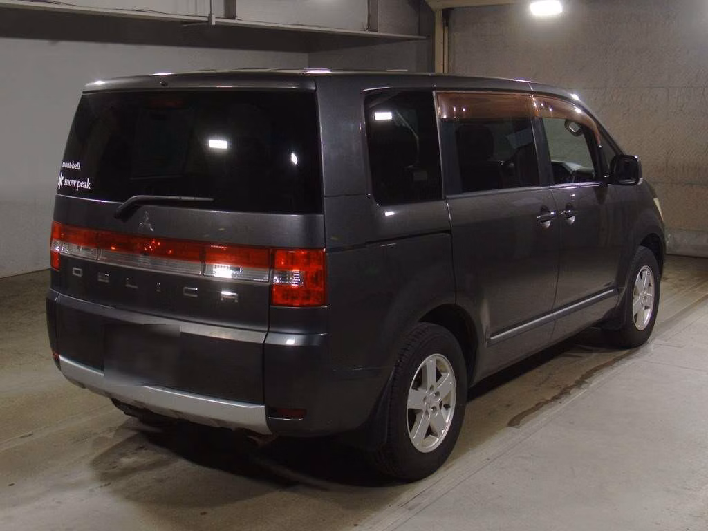 MITSUBISHI DELICA D:5
