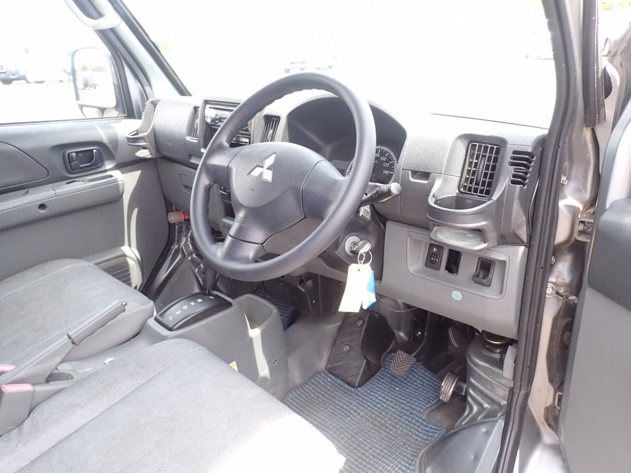 MITSUBISHI MINICAB
