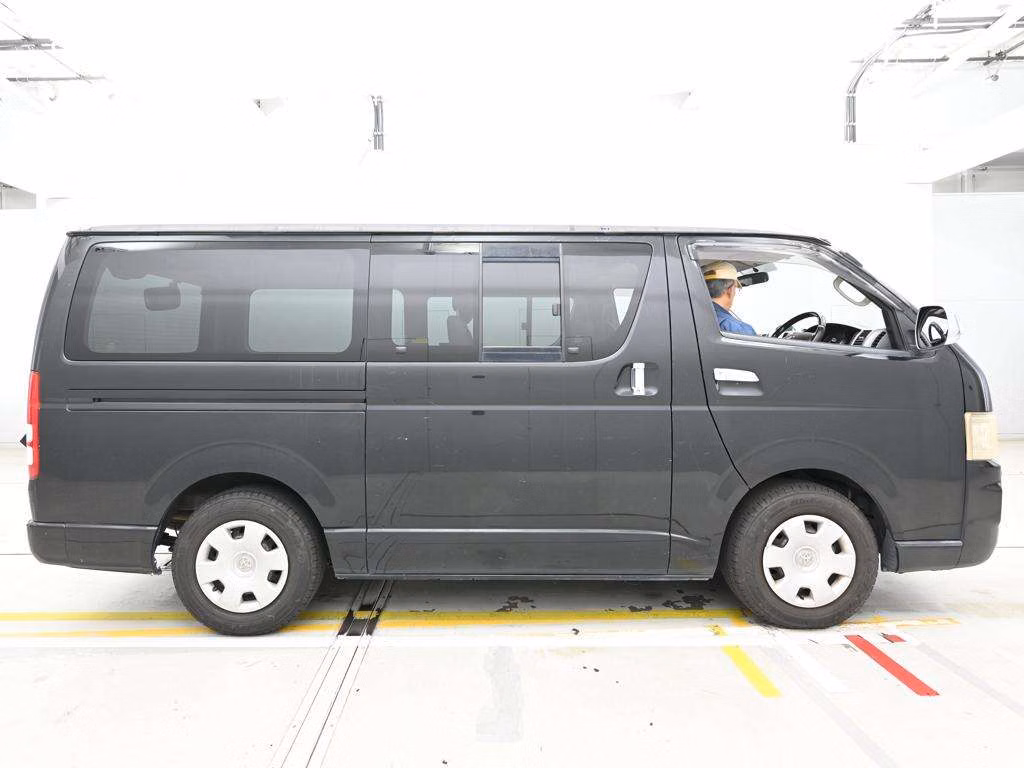 TOYOTA REGIUS ACE