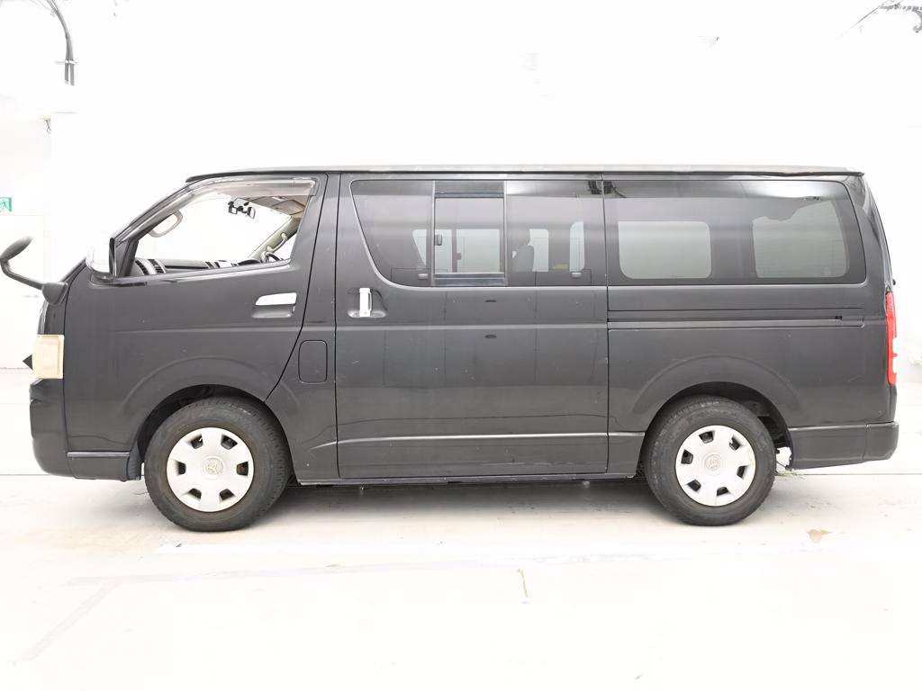 TOYOTA REGIUS ACE