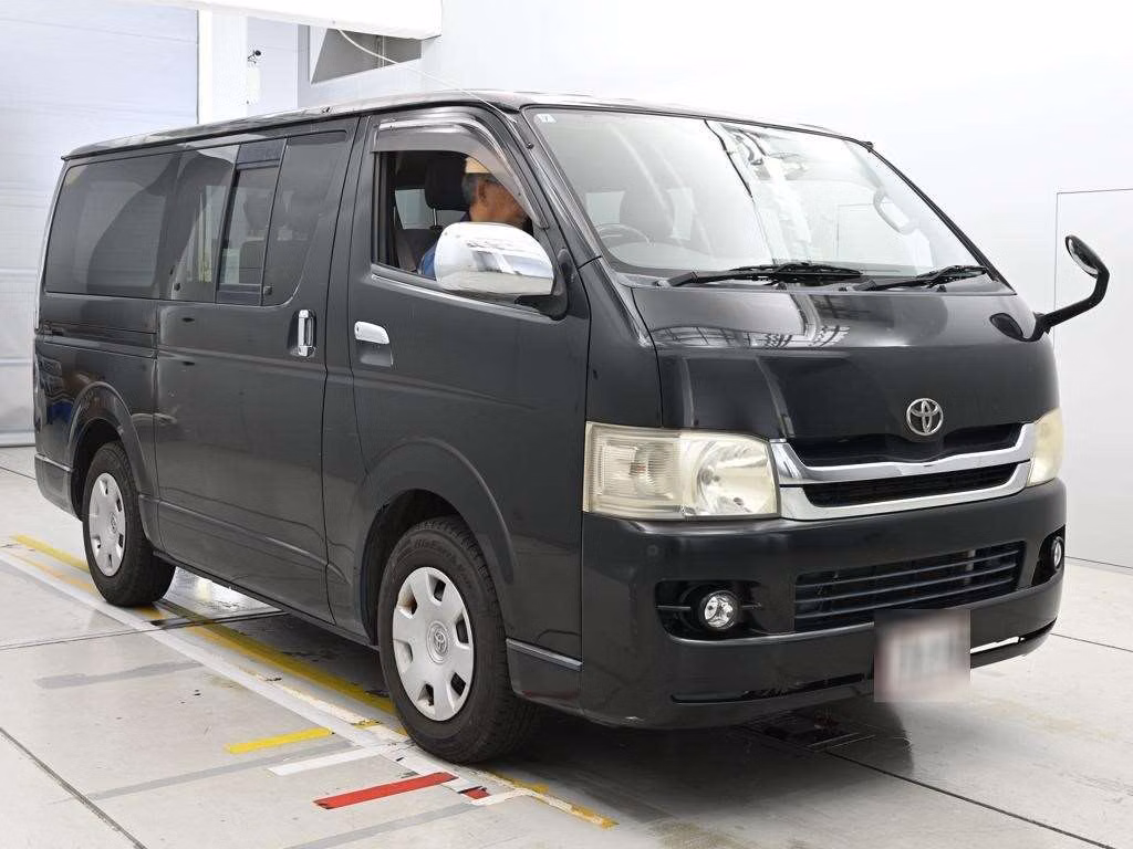 TOYOTA REGIUS ACE