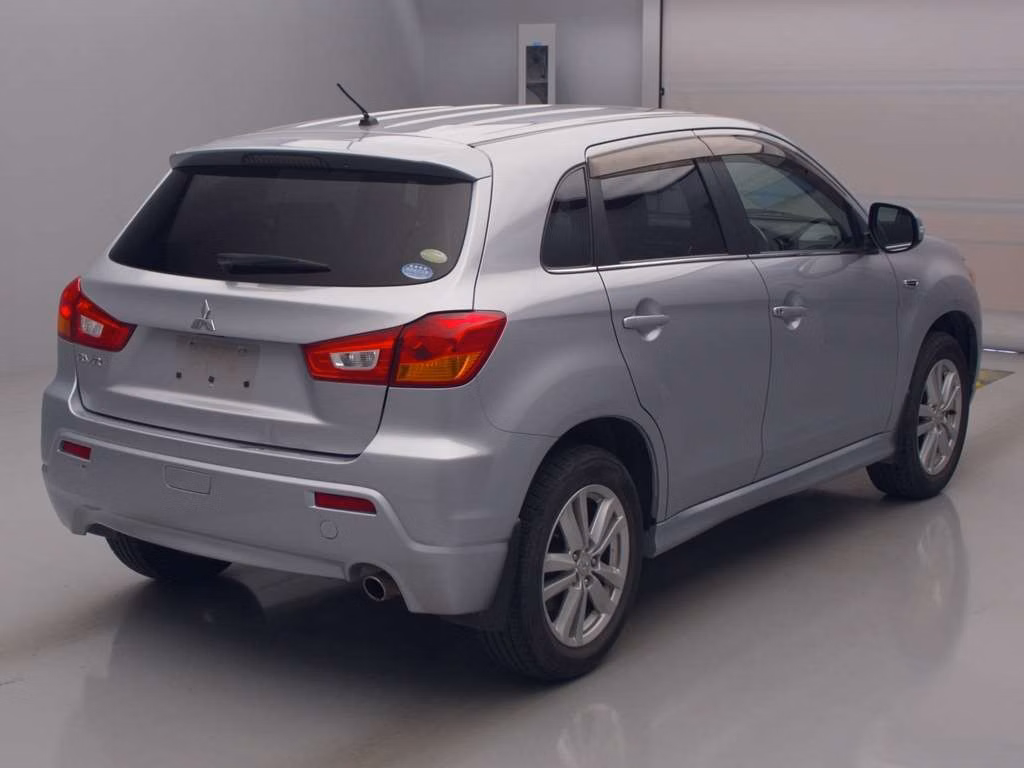 MITSUBISHI RVR